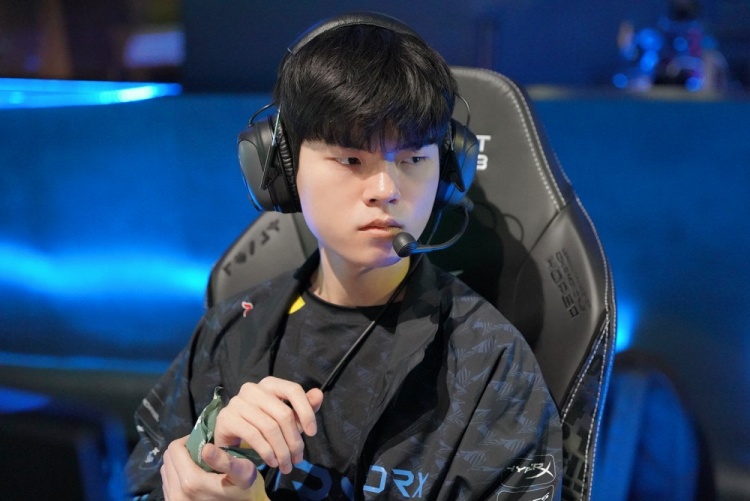 于球队频繁 于球队频繁